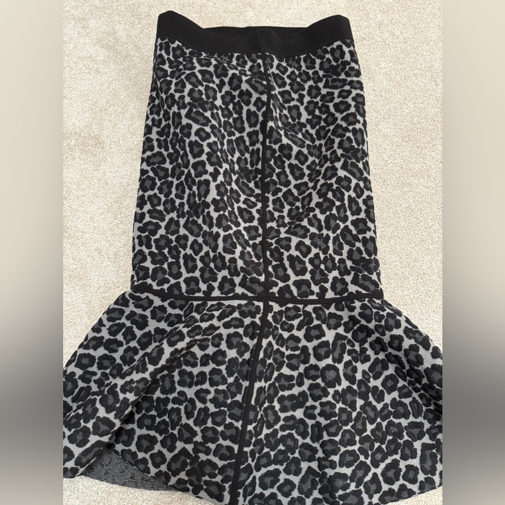 Michael Kors Collection - Leopard Print Black & Gray MIDI Skirt - size Med - NWT - Picture 8 of 12